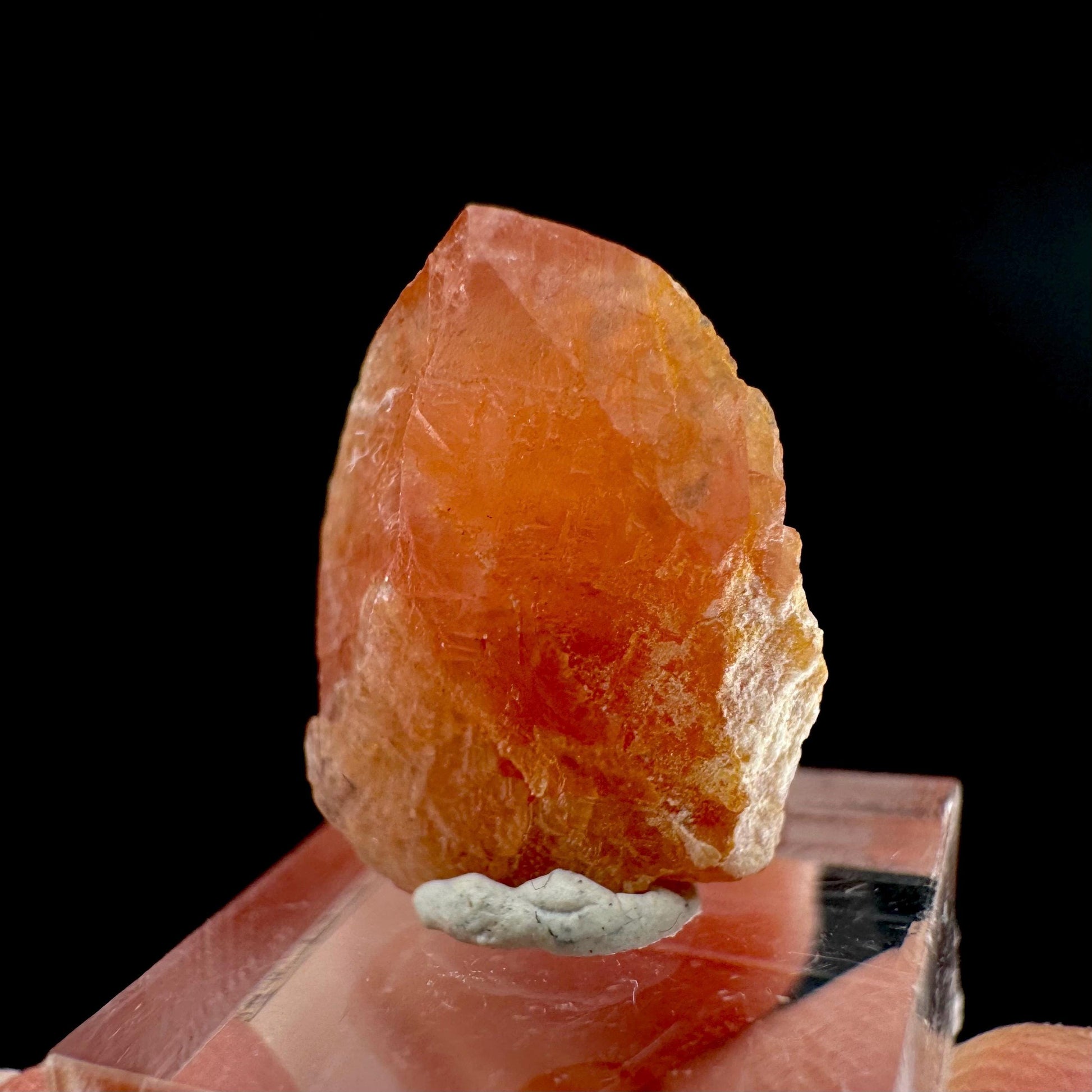 Rhodochrosite | pink crystal, mineral specimen from Pakistan