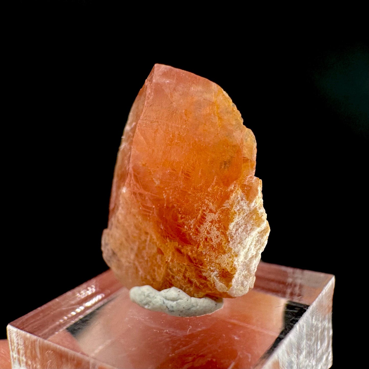 Rhodochrosite | pink crystal, mineral specimen from Pakistan