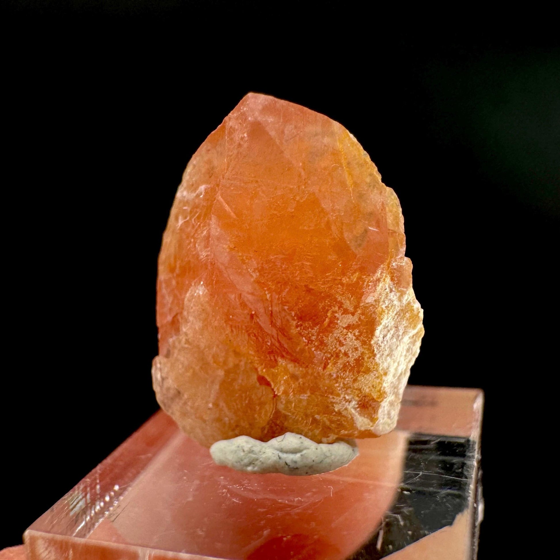 Rhodochrosite | pink crystal, mineral specimen from Pakistan