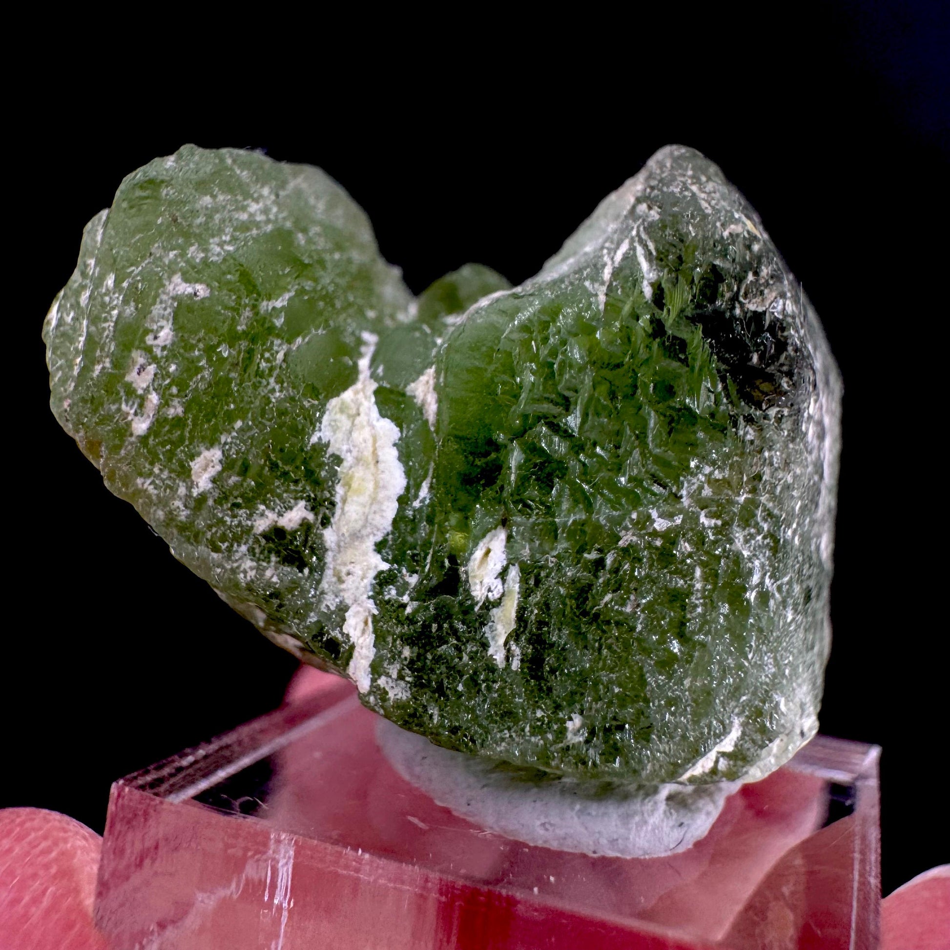 Peridot | natural terminated crystal, mineral specimen from Pakistan
