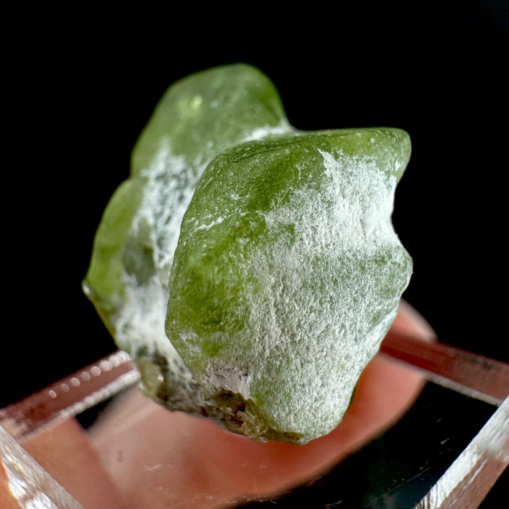 Peridot | natural terminated crystal, mineral specimen from Pakistan