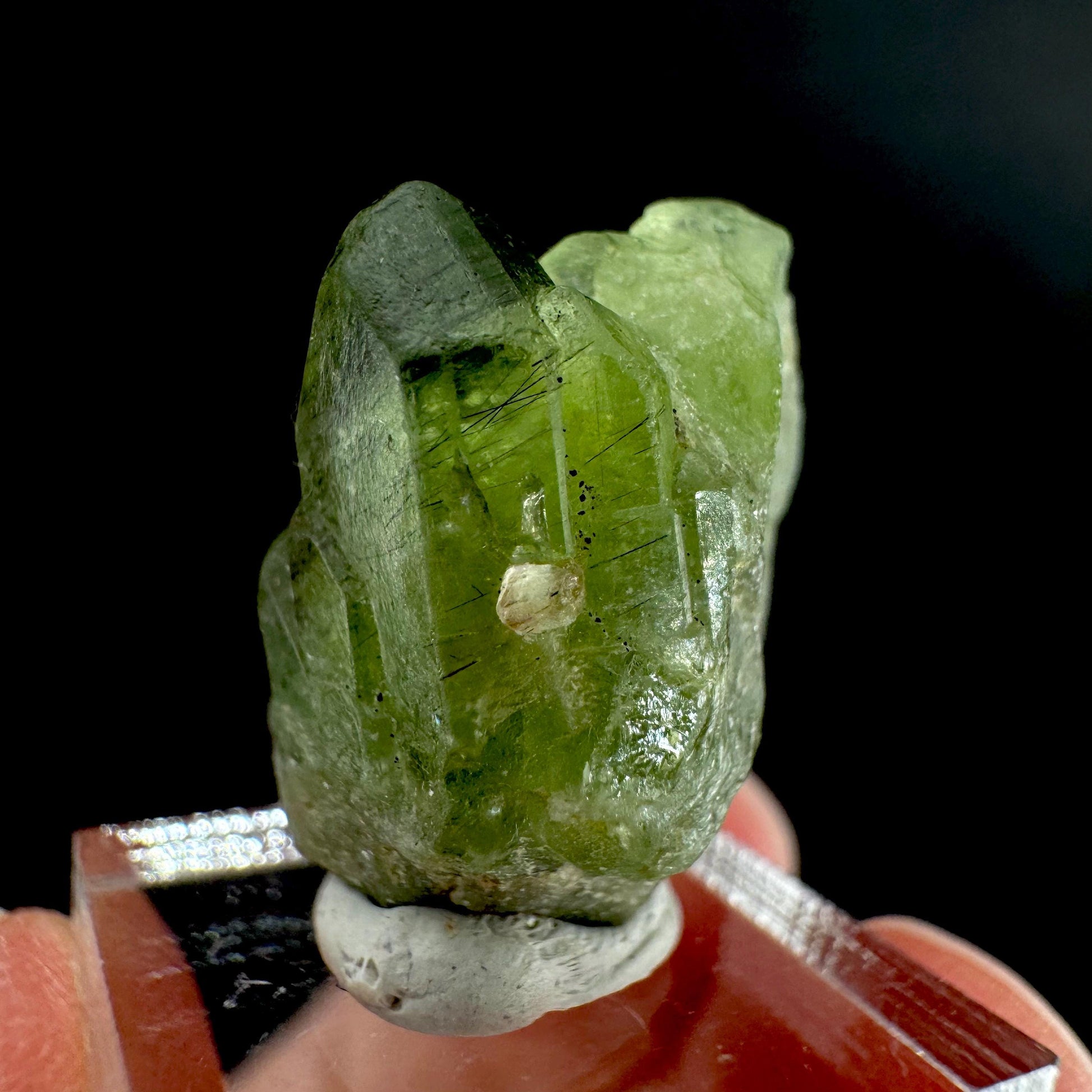 Peridot | natural terminated crystal, mineral specimen from Pakistan