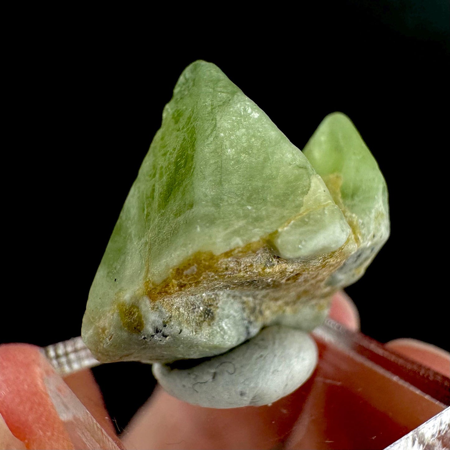 Peridot | natural terminated crystal, mineral specimen from Pakistan