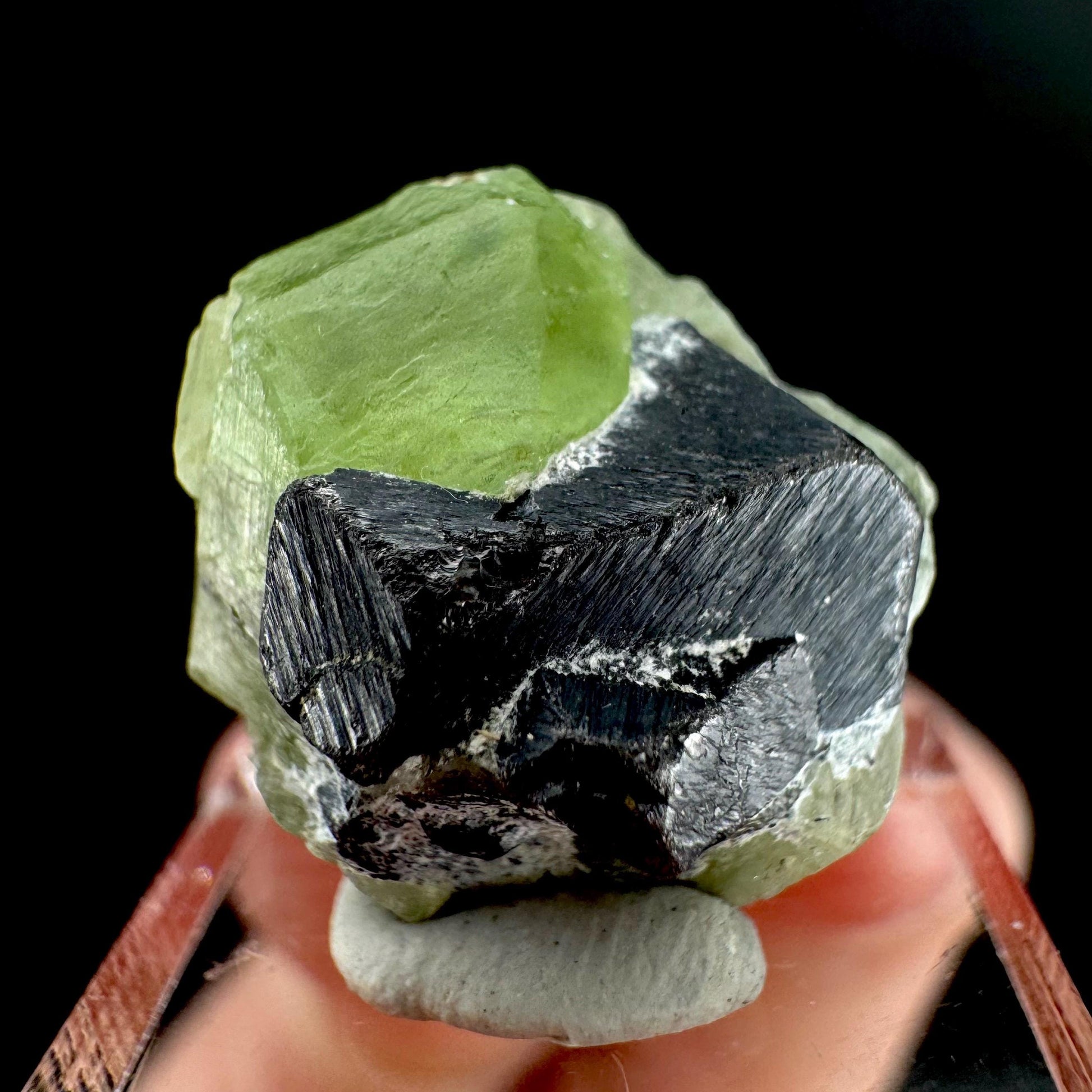 Peridot w/ magnetite | natural terminated crystal, mineral specimen from Pakistan