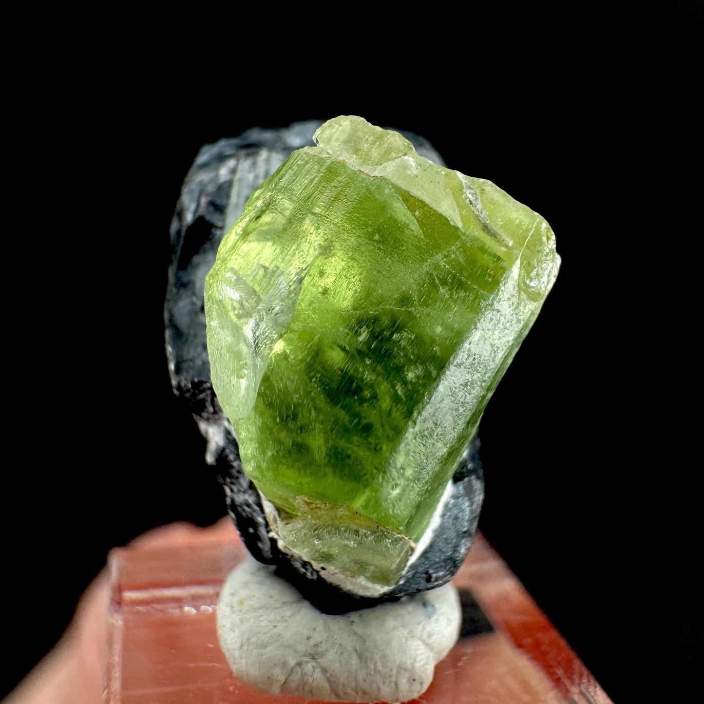 Peridot w/ magnetite | natural terminated crystal, mineral specimen from Pakistan