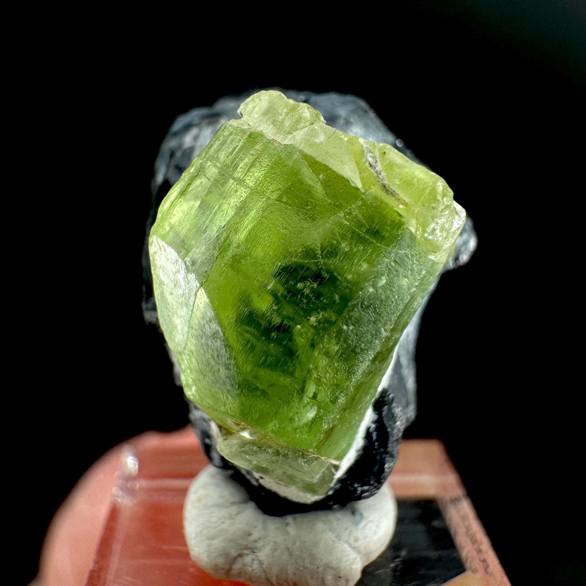 Peridot w/ magnetite | natural terminated crystal, mineral specimen from Pakistan