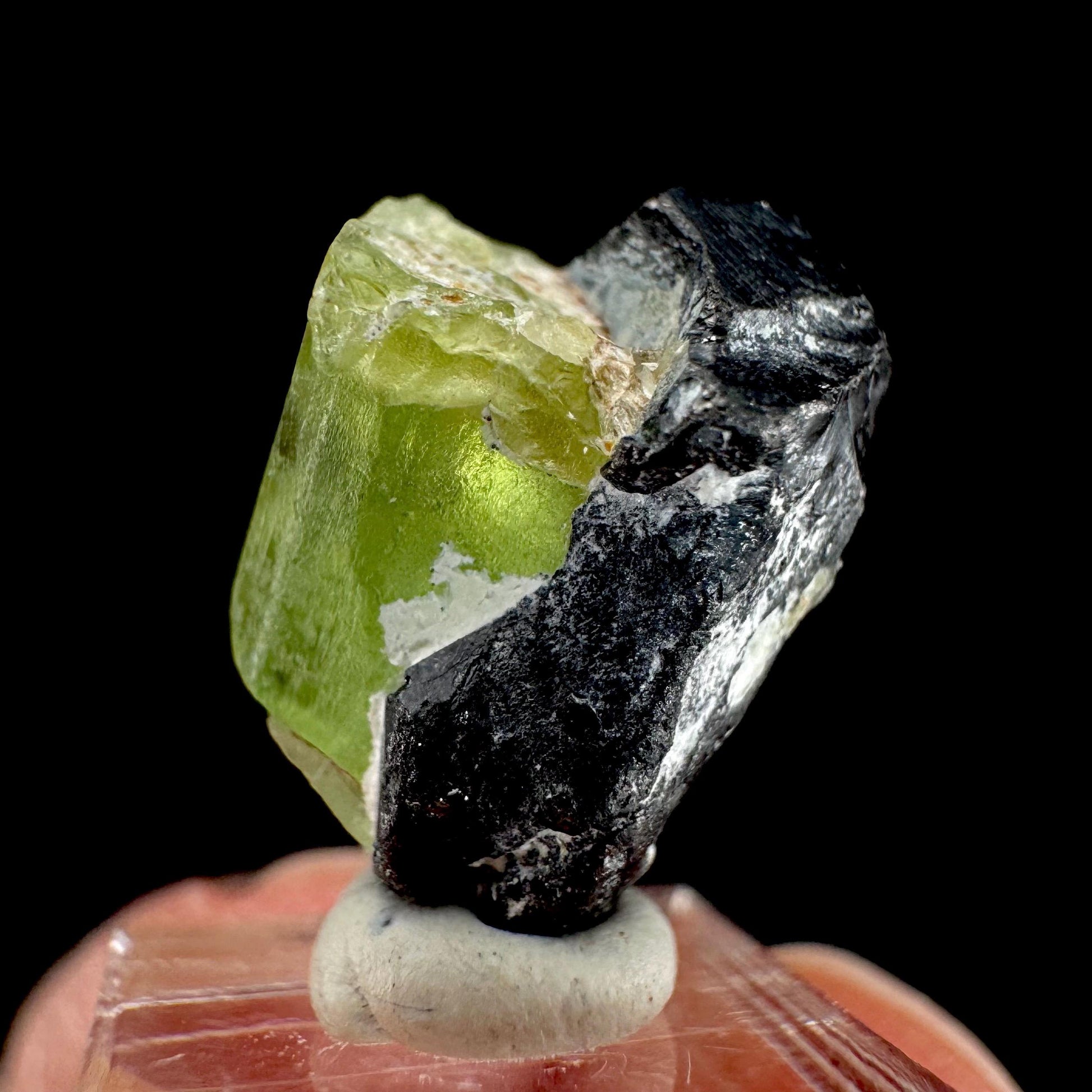 Peridot w/ magnetite | natural terminated crystal, mineral specimen from Pakistan