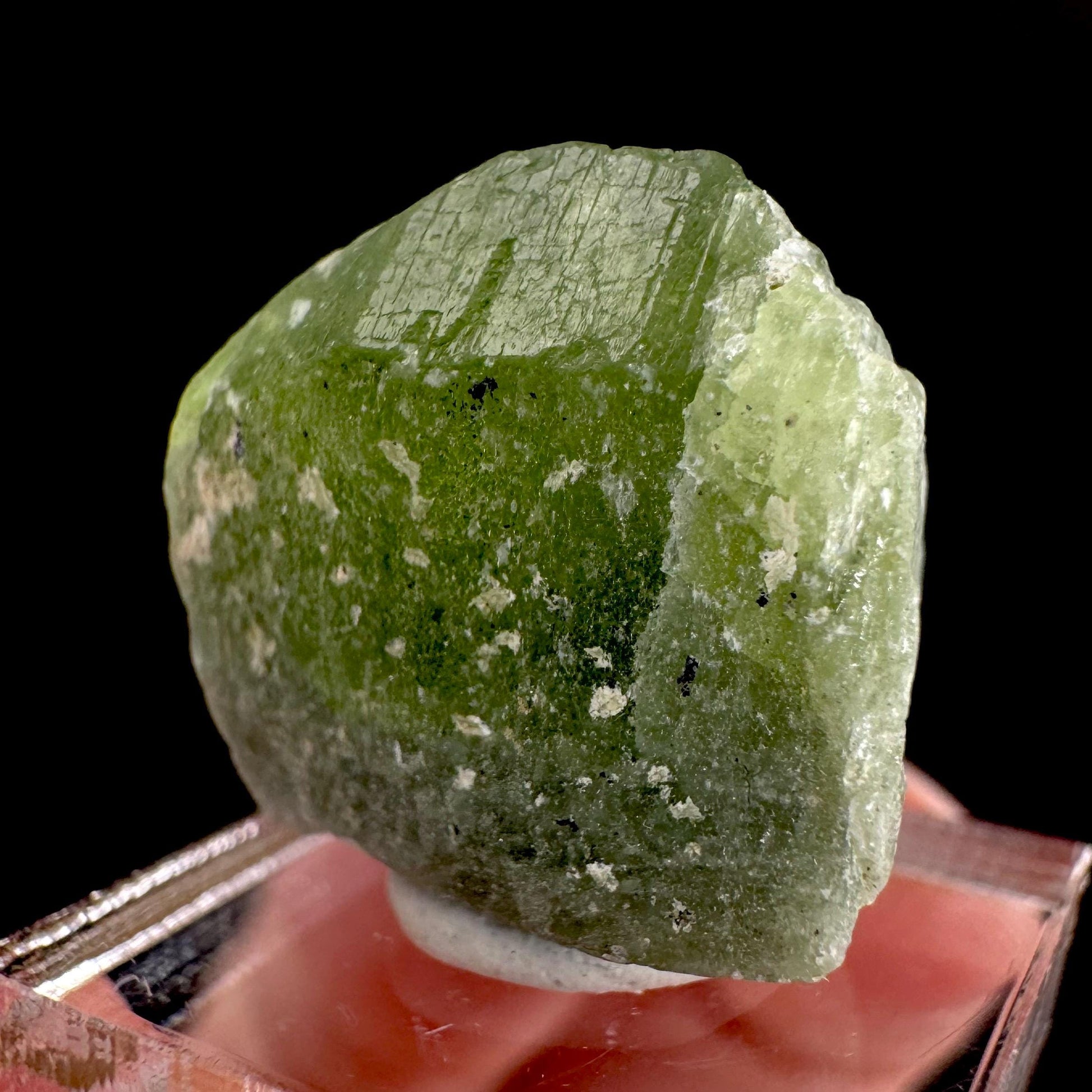 Peridot | natural terminated crystal, mineral specimen from Pakistan