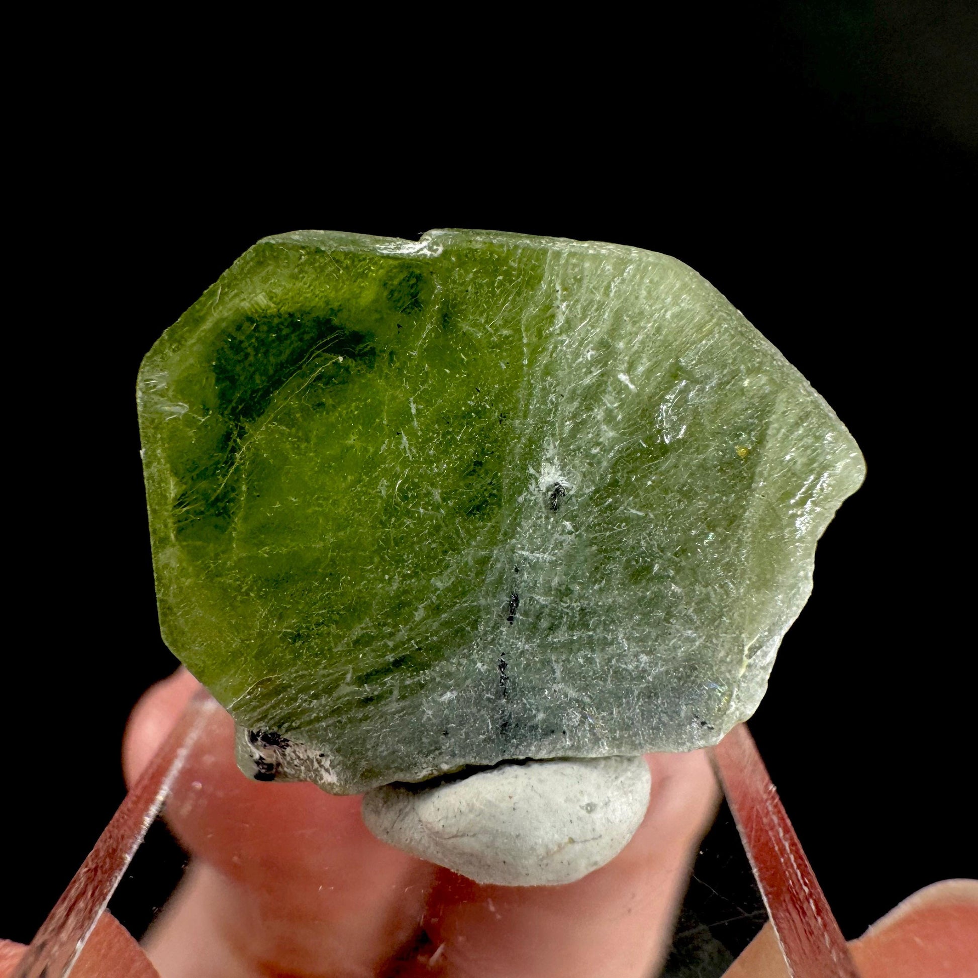 Peridot | natural terminated crystal, mineral specimen from Pakistan
