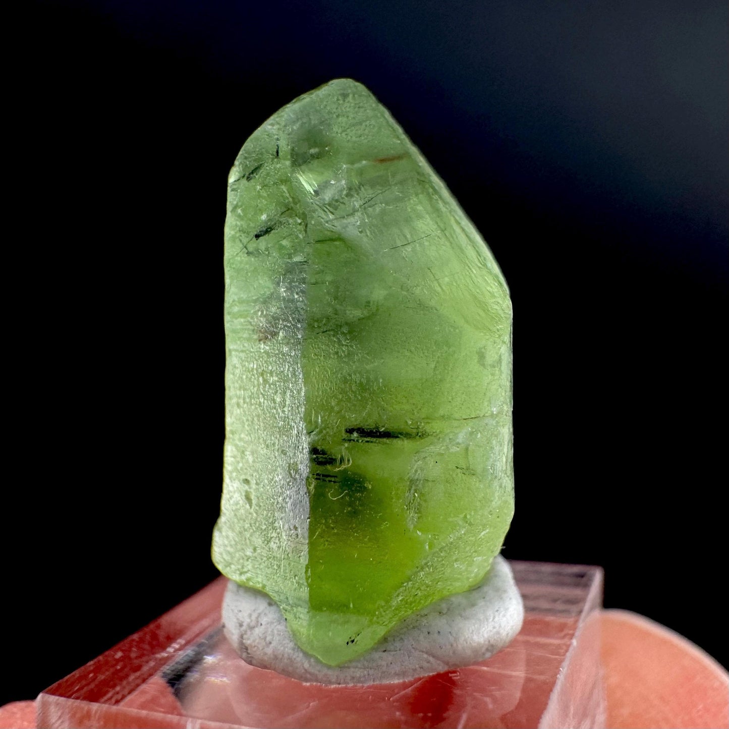 Peridot | natural terminated crystal, mineral specimen from Pakistan