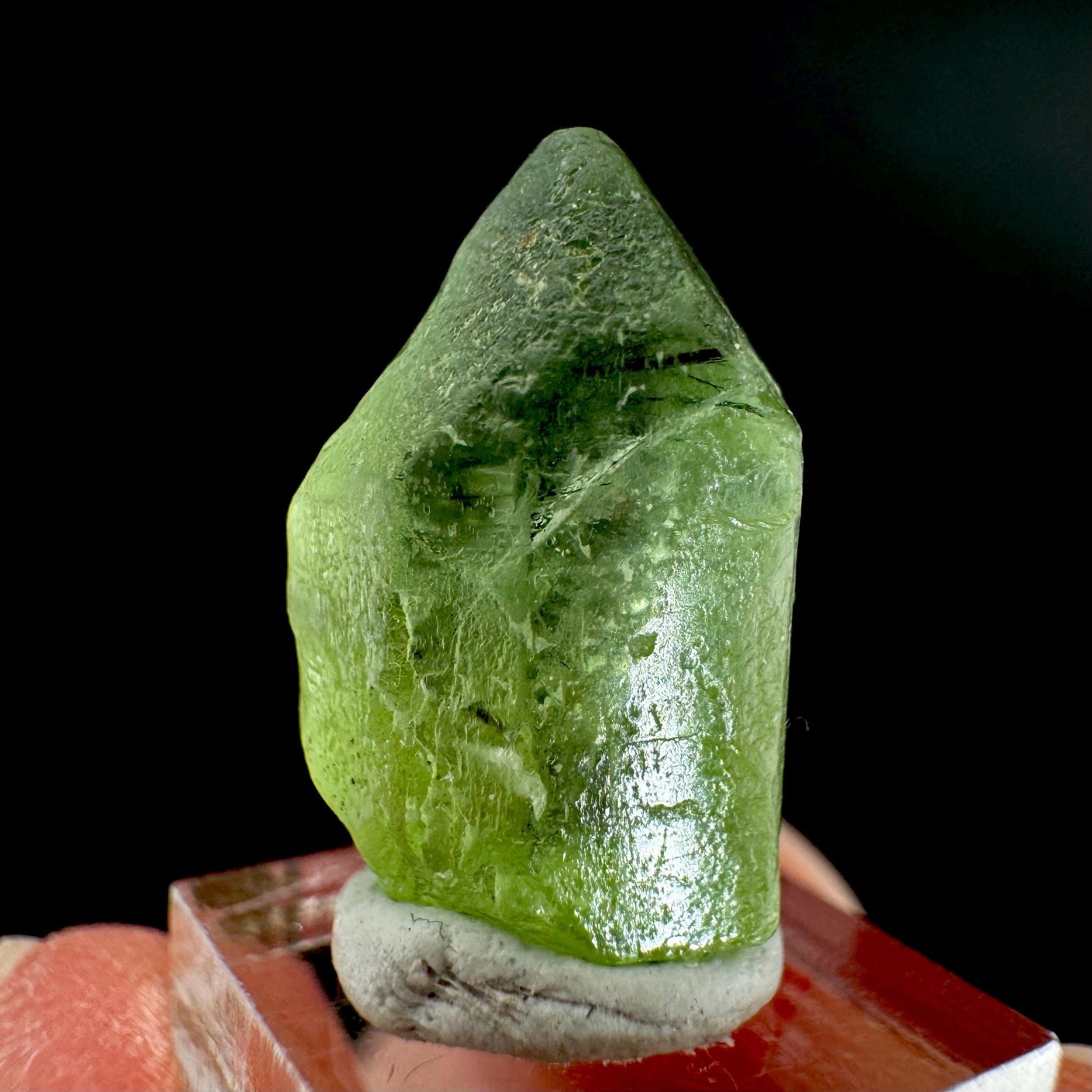 Peridot | natural terminated crystal, mineral specimen from Pakistan