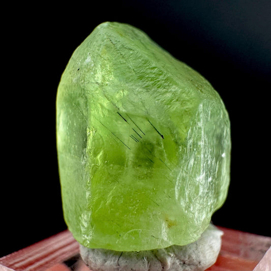 Peridot | natural terminated crystal, mineral specimen from Pakistan
