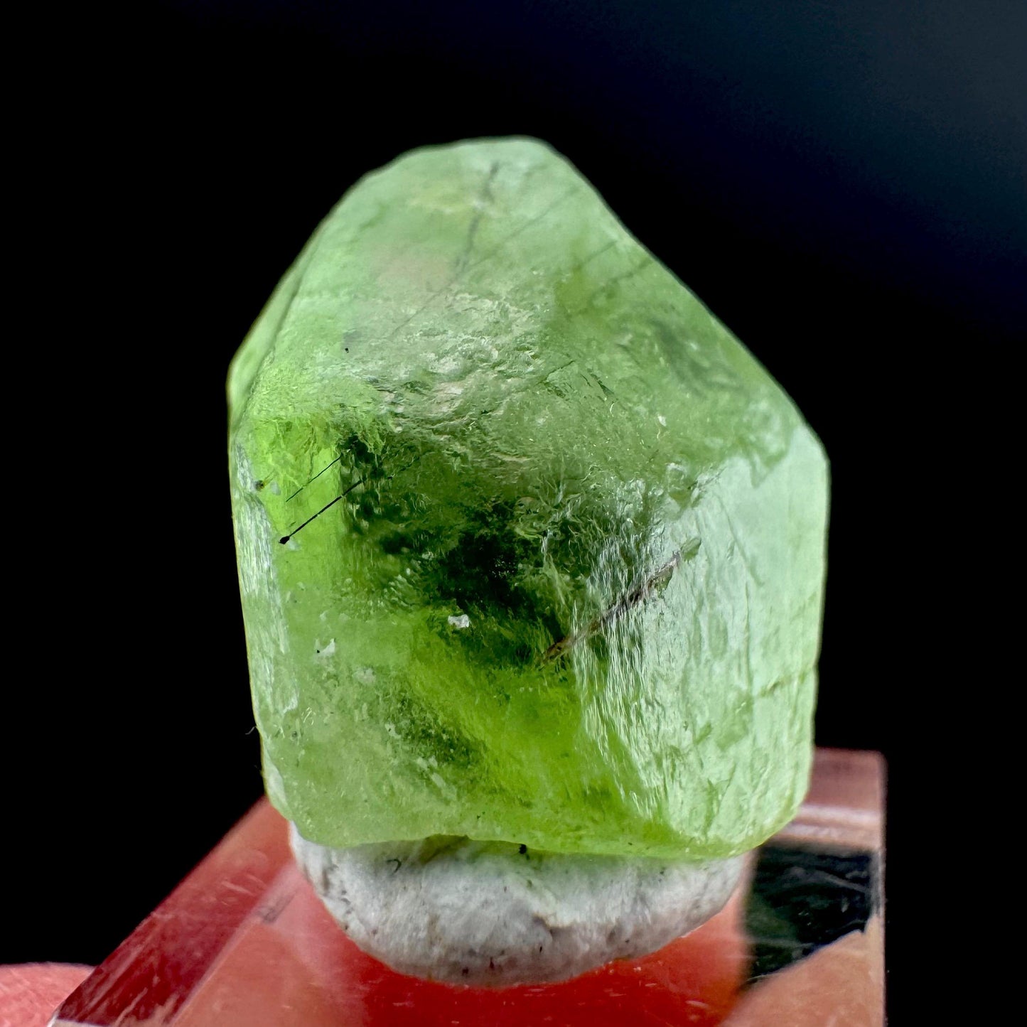Peridot | natural terminated crystal, mineral specimen from Pakistan