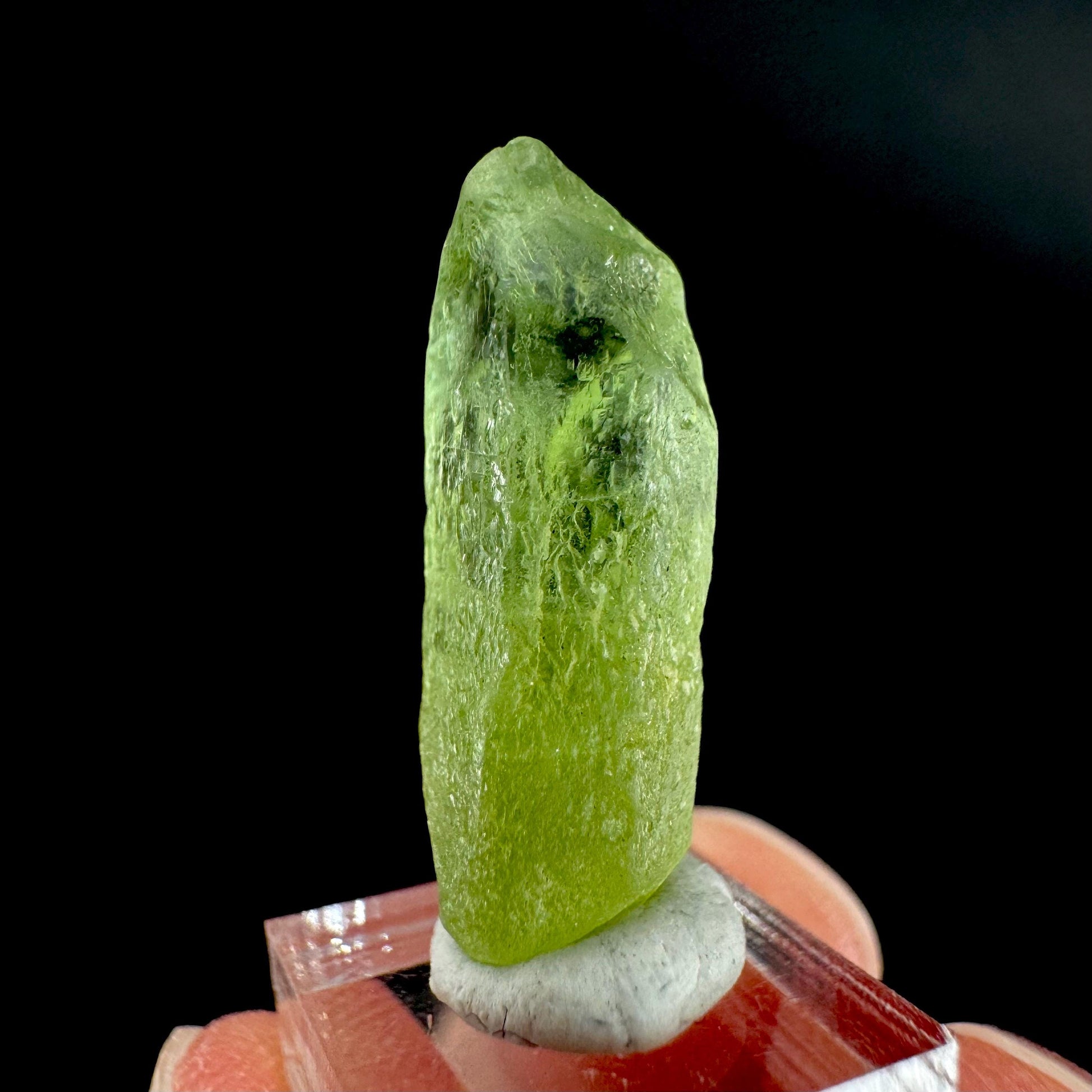 Peridot | natural terminated crystal, mineral specimen from Pakistan