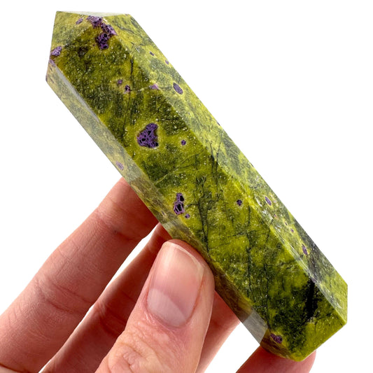 Atlantisite Crystal Point | Stichtite in Serpentine from Tasmania