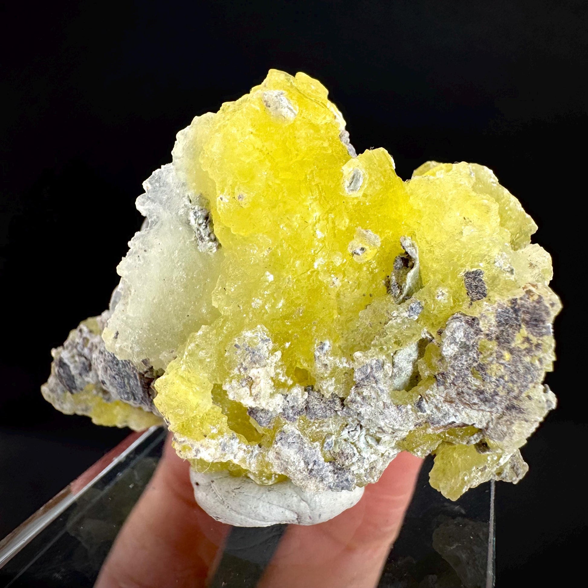 Brucite | Yellow Crystal, Lustrous Mineral Specimen From Pakistan