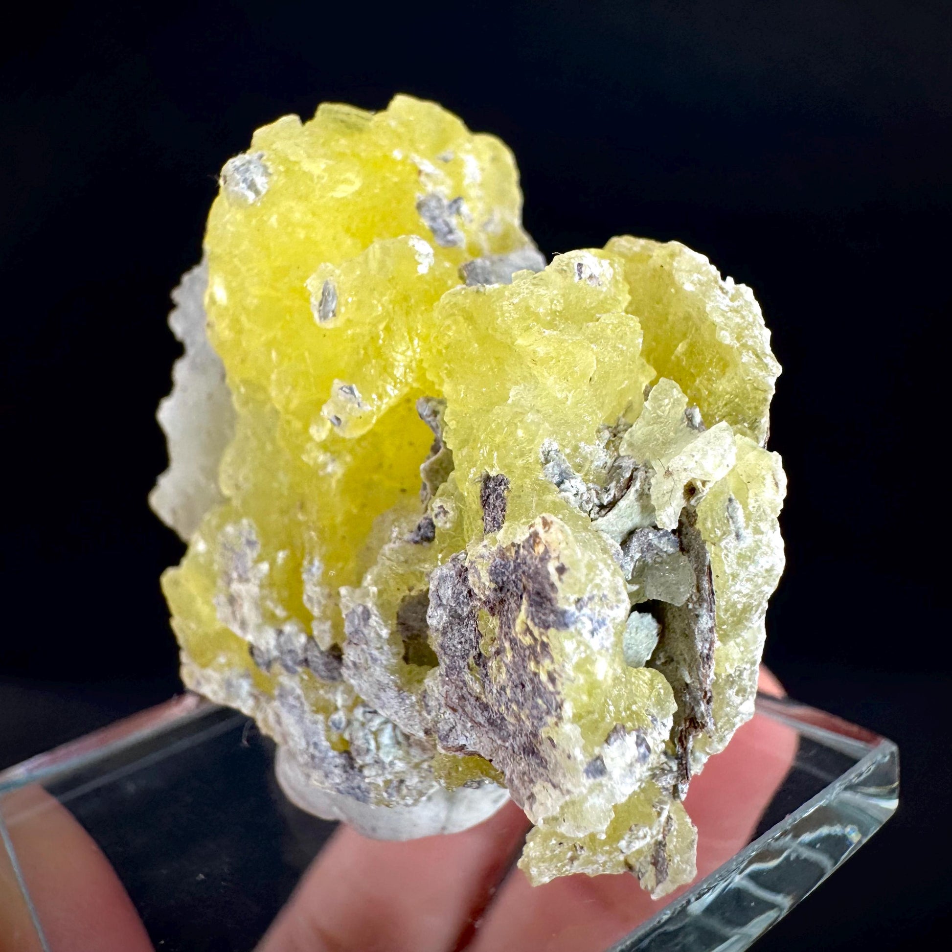 Brucite | Yellow Crystal, Lustrous Mineral Specimen From Pakistan