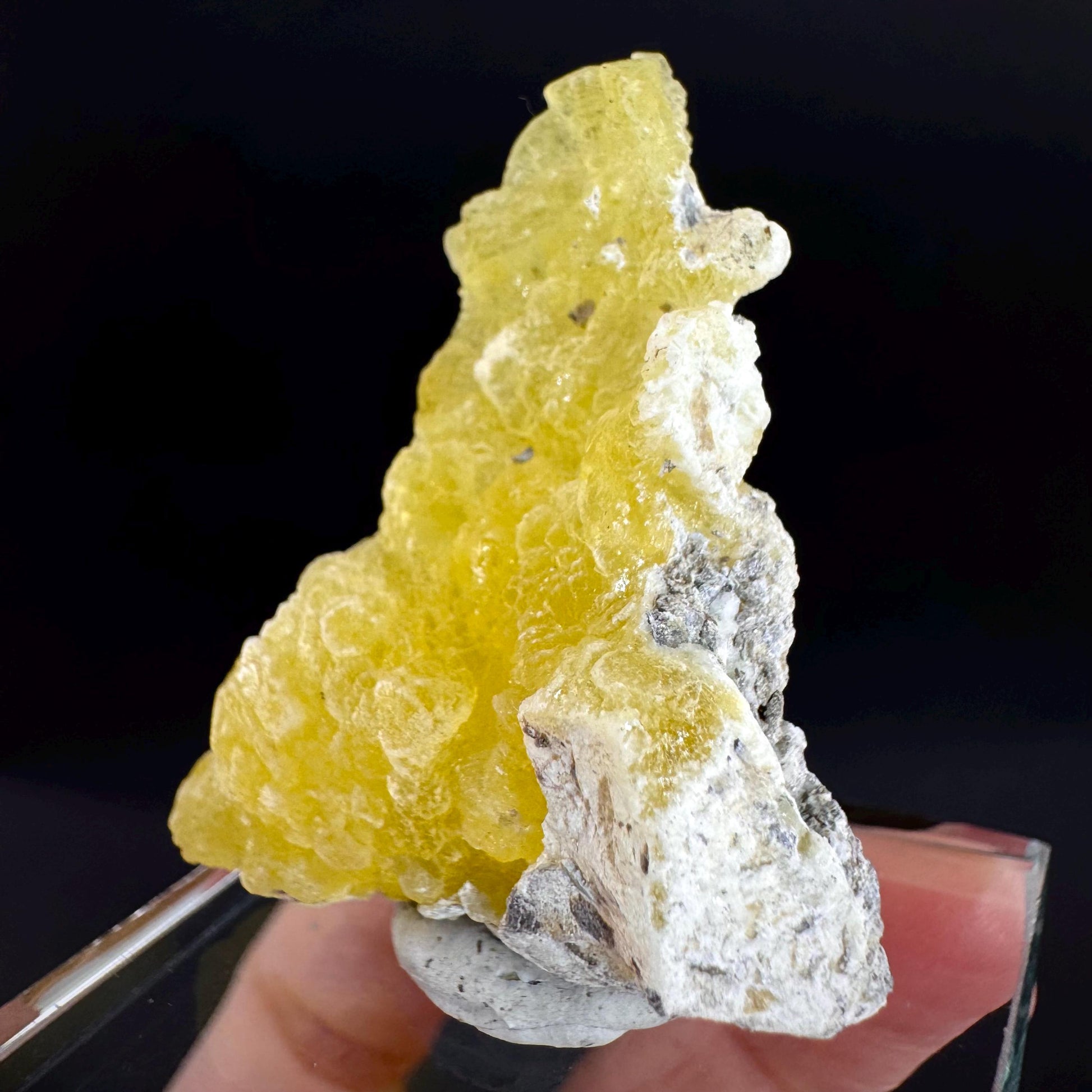 Brucite | Yellow Crystal, Lustrous Mineral Specimen From Pakistan