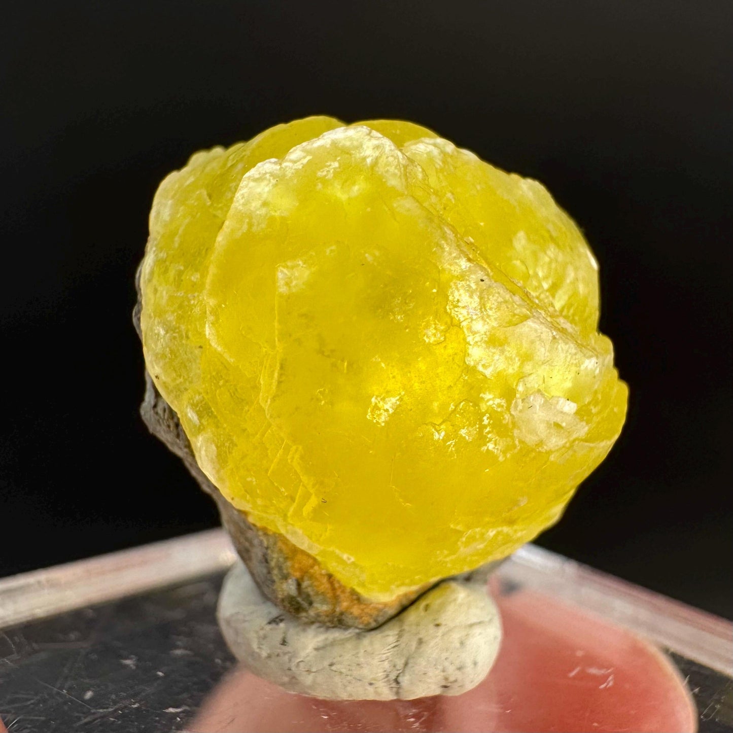 Brucite | Yellow Crystal, Lustrous Mineral Specimen From Pakistan