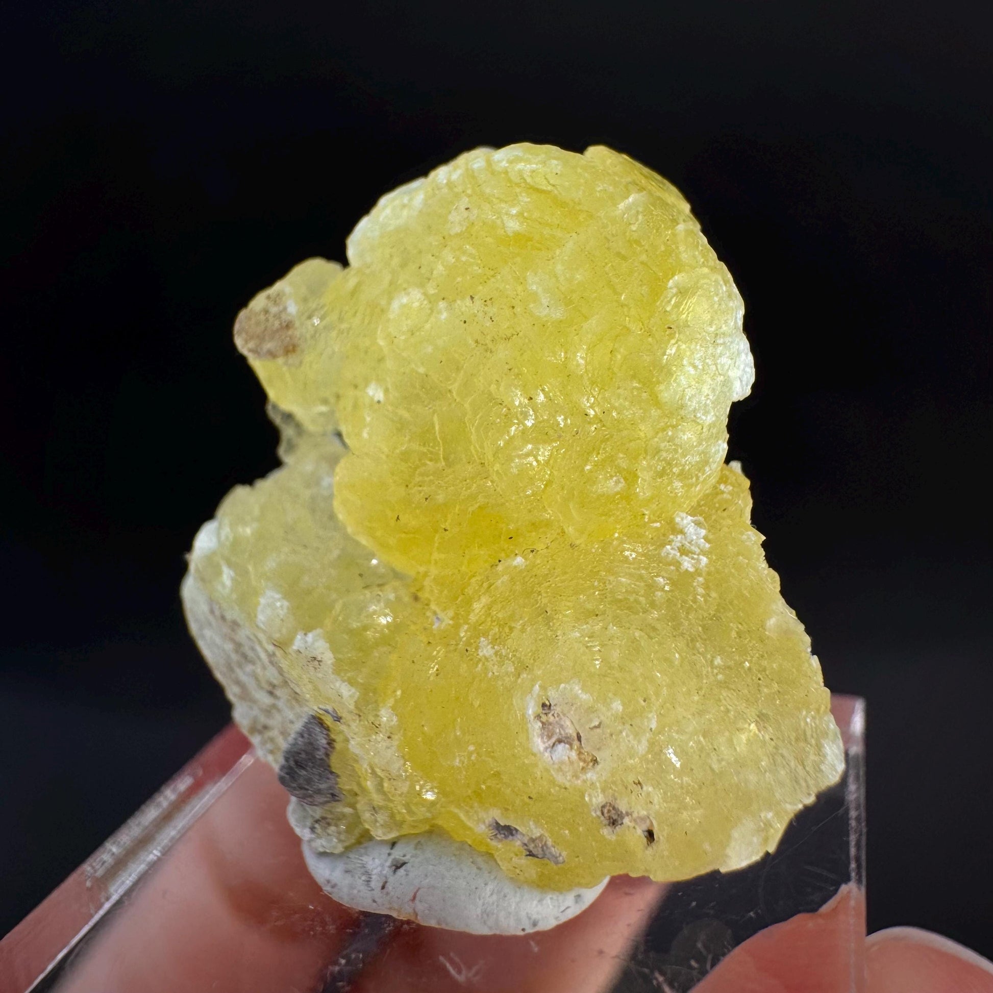 Brucite | Yellow Crystal, Lustrous Mineral Specimen From Pakistan