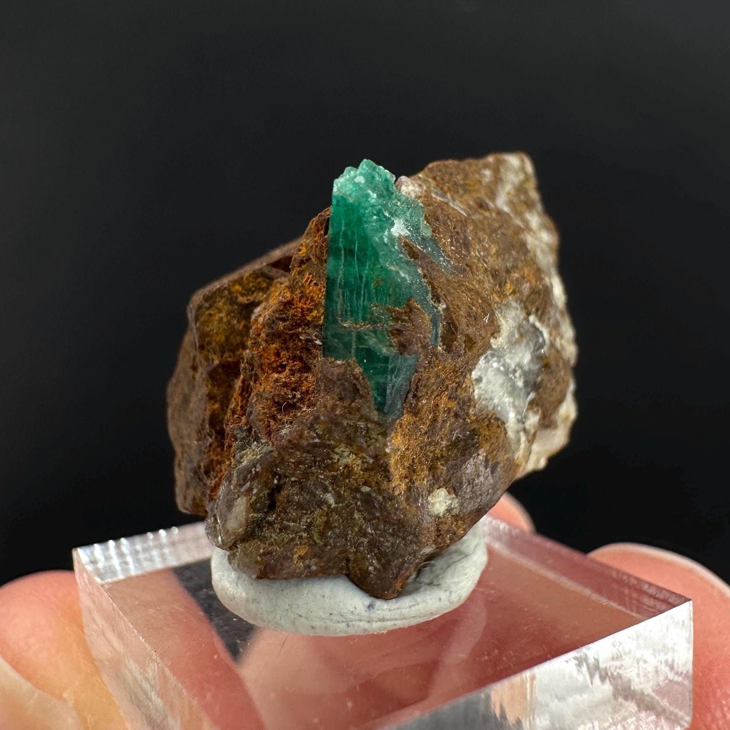 Emerald on Matrix | natural green crystal, mineral specimen from Pakistan