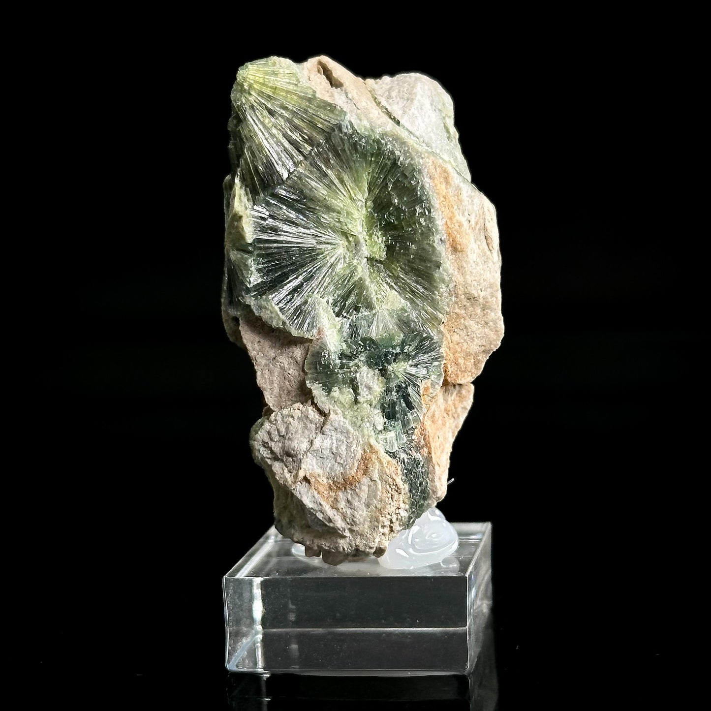 Wavellite (Arkansas, USA) | green radial crystal cluster, mineral specimen