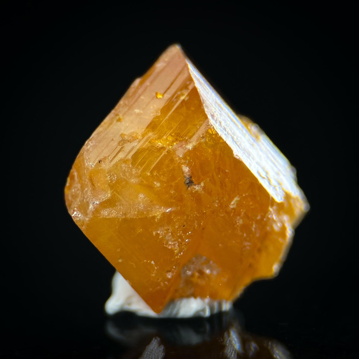 Wulfenite | orange crystal, mineral specimen from Republic of Congo