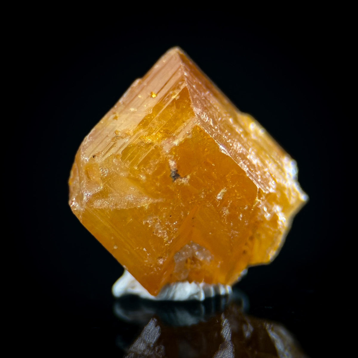 Wulfenite | orange crystal, mineral specimen from Republic of Congo