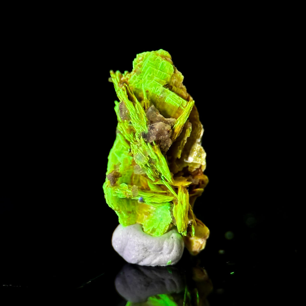 Uranocircite | fluorescent UV reactive crystal, rare mineral specimen from Germany
