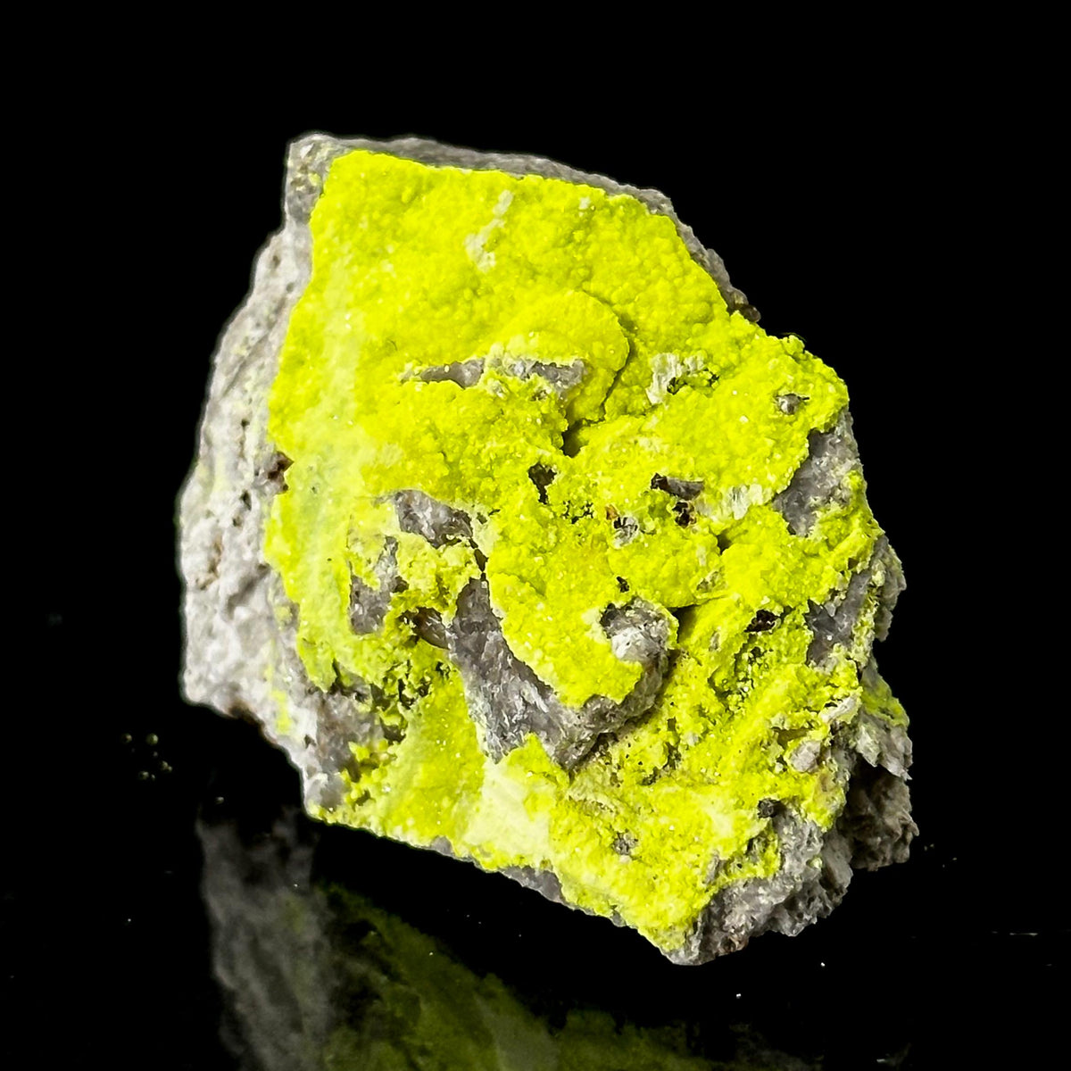 Autun | fluorescent UV reactive crystal, rare mineral specimen from Portugal