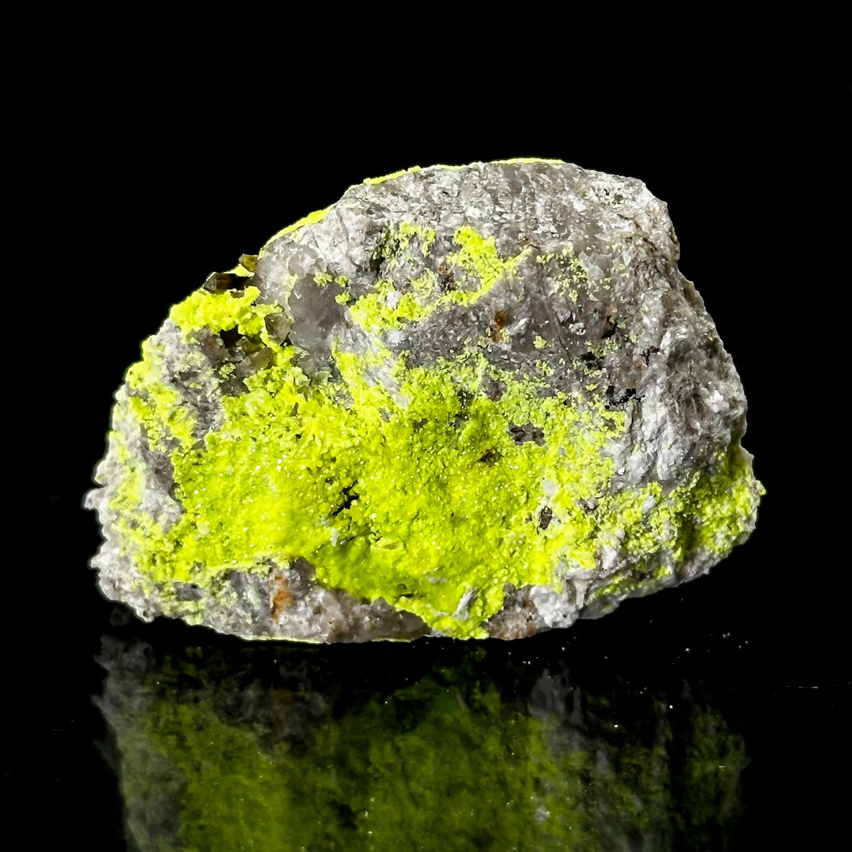 Autun | fluorescent UV reactive crystal, rare mineral specimen from Portugal