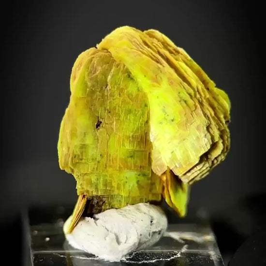 Uranocircite | fluorescent UV reactive crystal, rare mineral specimen from Germany