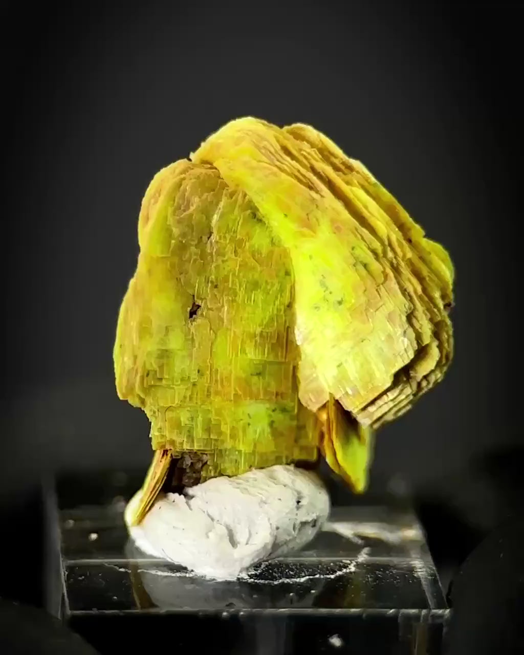 Uranocircite | fluorescent UV reactive crystal, rare mineral specimen from Germany