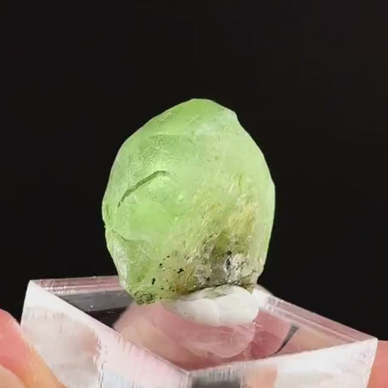 Naturally terminated peridot crystal (Pakistan) | raw peridot, natural peridot, peridot crystal, peridot point