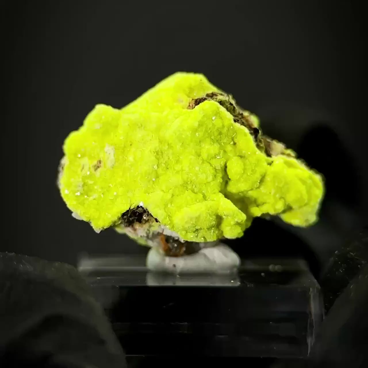 Autun | fluorescent UV reactive crystal, rare mineral specimen from Portugal