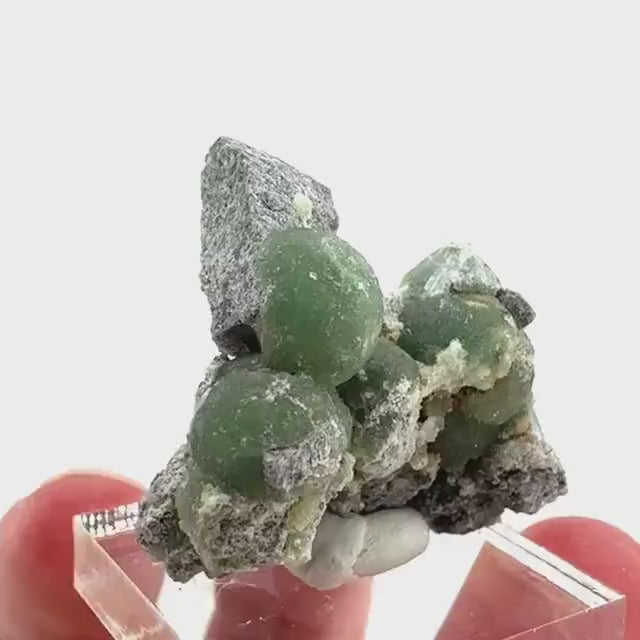 Wavellite (Arkansas, USA) | green crystal cluster, mineral specimen