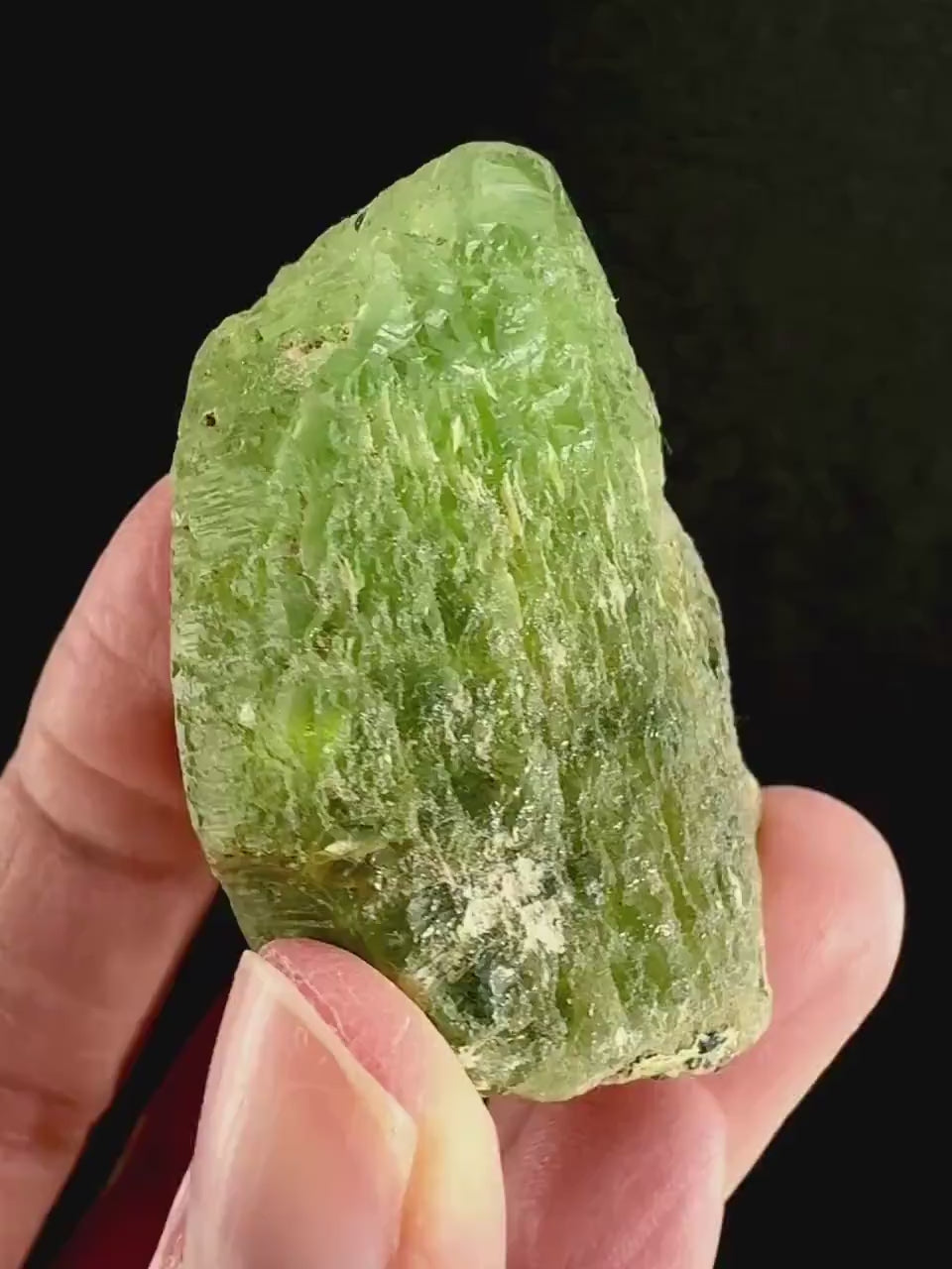 Peridot (Pakistan) | naturally terminated peridot crystal, mineral specimen