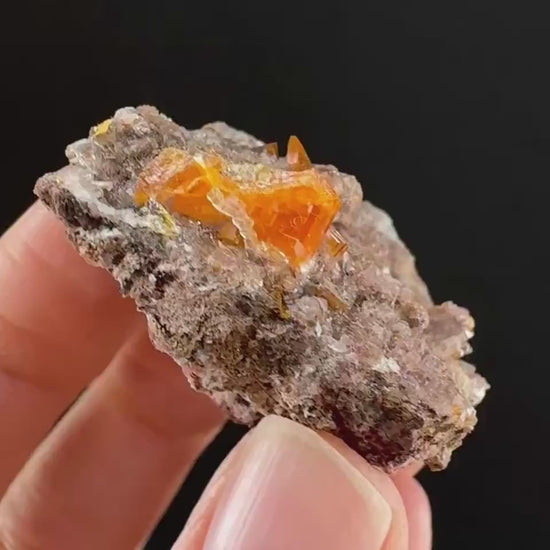 Wulfenite (Arizona, USA) | orange wulfenite crystal, mineral specimen
