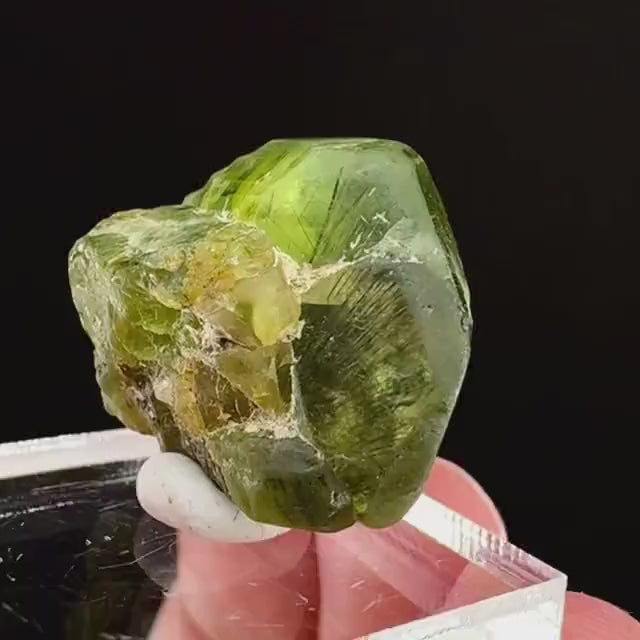 Naturally terminated peridot crystal (Pakistan) | raw peridot, natural peridot, peridot crystal, peridot point