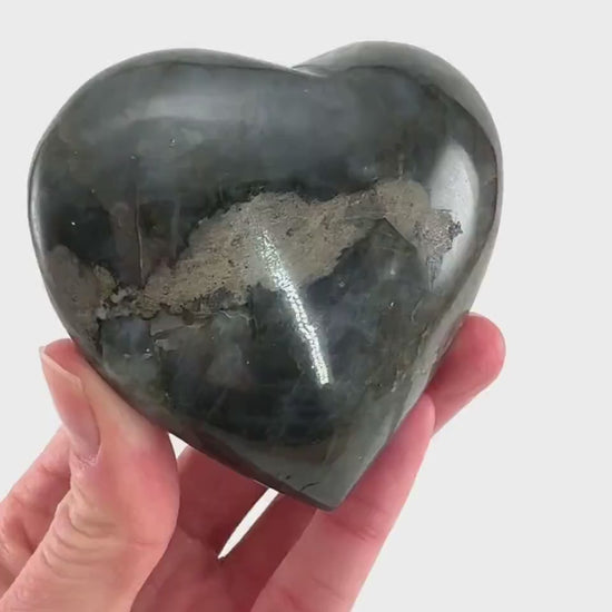 Labradorite heart, crystal heart, flashy labradorite, polished labradorite
