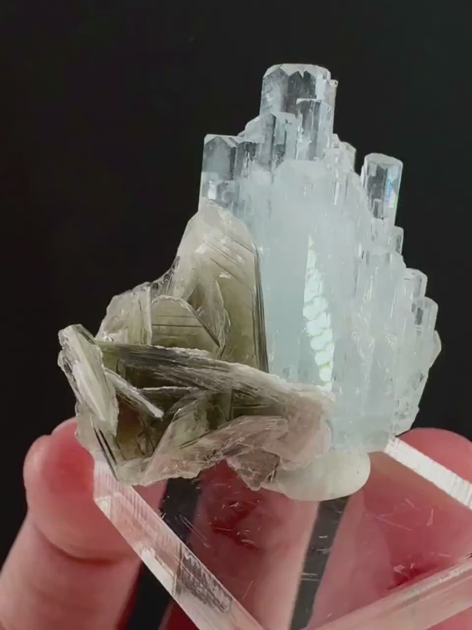 Aquamarine with Muscovite (Pakistan) | terminated Aquamarine, raw Aquamarine, natural Aquamarine crystal, aquamarine specimen