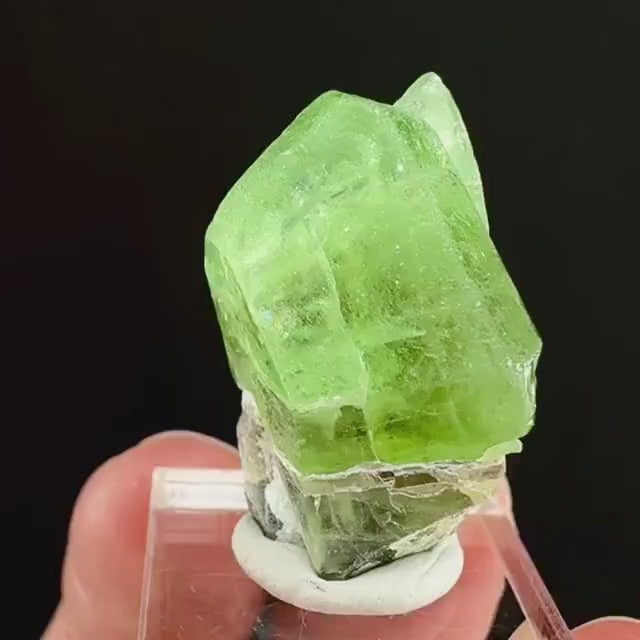 Naturally terminated peridot crystal (Pakistan) | raw peridot, natural peridot, peridot crystal, peridot point