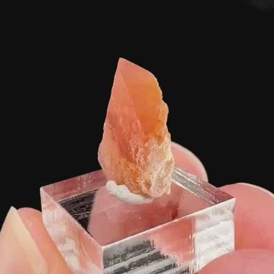 Rhodochrosite | pink crystal, mineral specimen from Pakistan