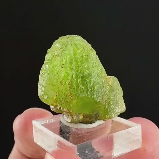 Peridot (Pakistan) | naturally terminated peridot crystal, mineral specimen