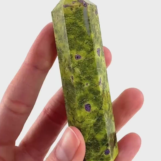 Atlantisite Crystal Point | Stichtite in Serpentine from Tasmania