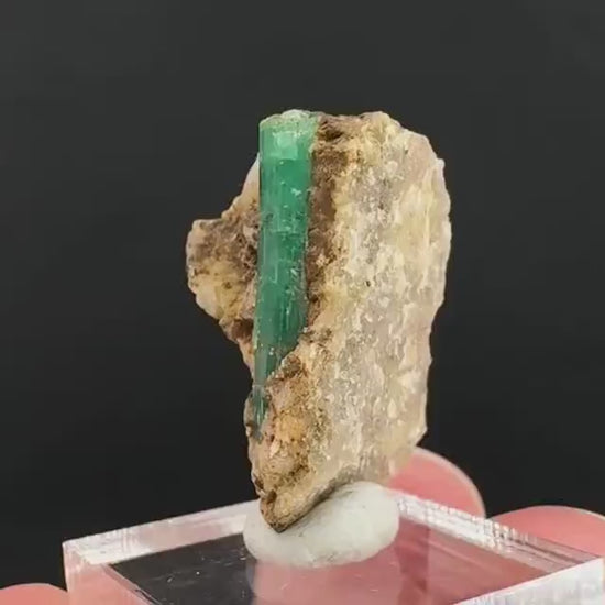 Emerald on Matrix | natural green crystal, mineral specimen from Pakistan