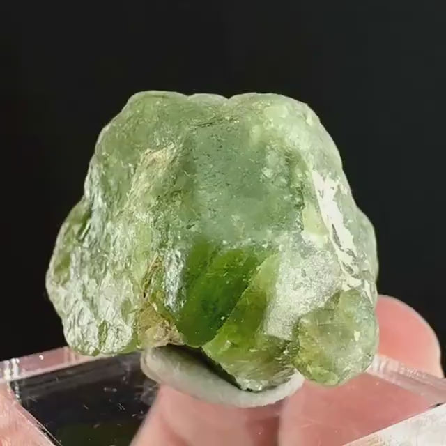 Peridot (Pakistan) | naturally terminated peridot crystal, mineral specimen