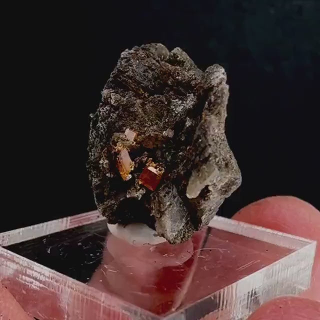 Wulfenite Specimen (Arizona, USA), raw wulfenite, orange wulfenite