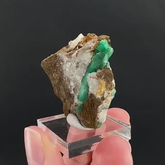 Emerald on Matrix | natural green crystal, mineral specimen from Pakistan
