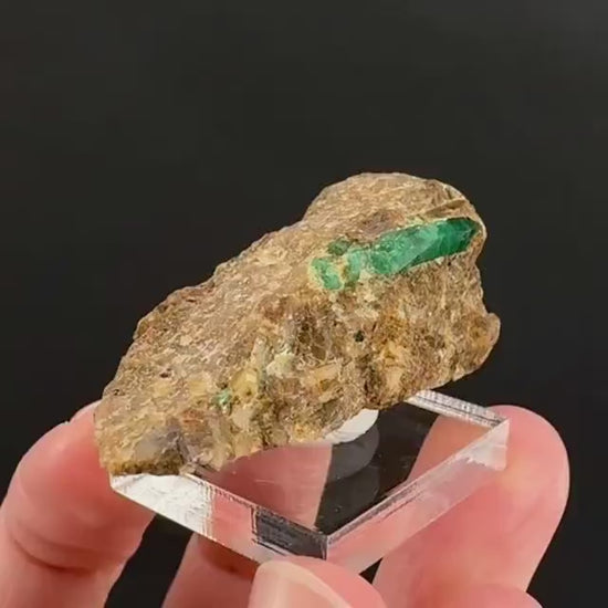 Emerald on Matrix | natural green crystal, mineral specimen from Pakistan
